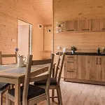 Summer House By The Sea With Bbq Vakantiehuis Świerzno