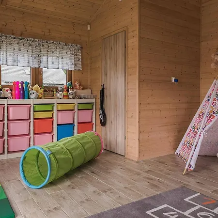 Nyaraló Summer House By The Sea With Bbq Świerzno